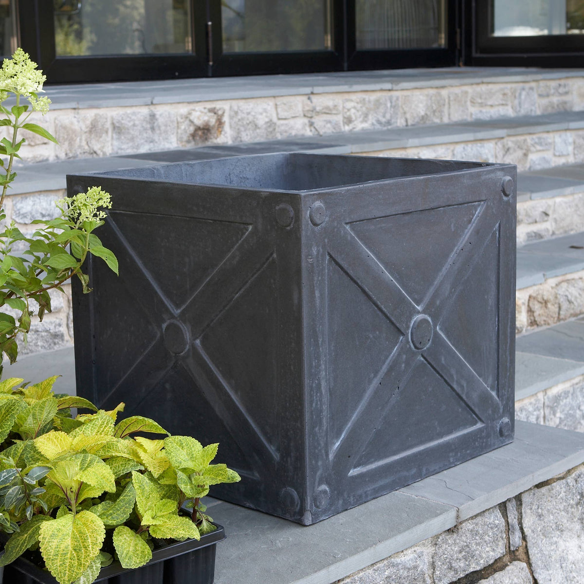 Fibreclay X Box Single Cube 21.5"